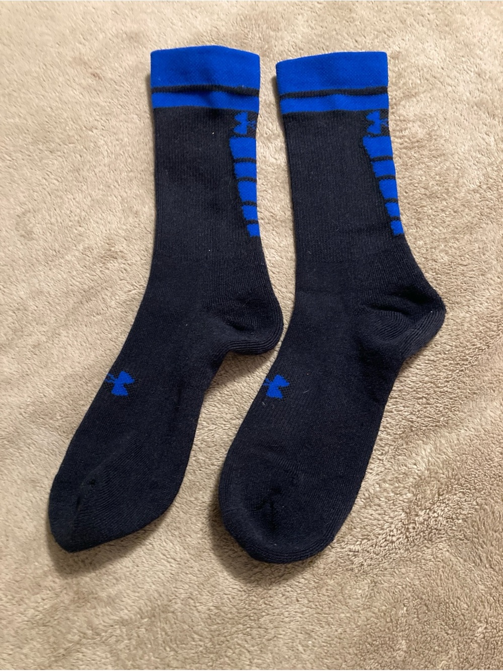 NWOT Under Armour UA Basketball Crew Socks Black Blue Size M Medium